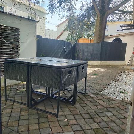Ferienwohnung 2 Piece Avec Terrasse Ensoleille Suresnes Exterior foto