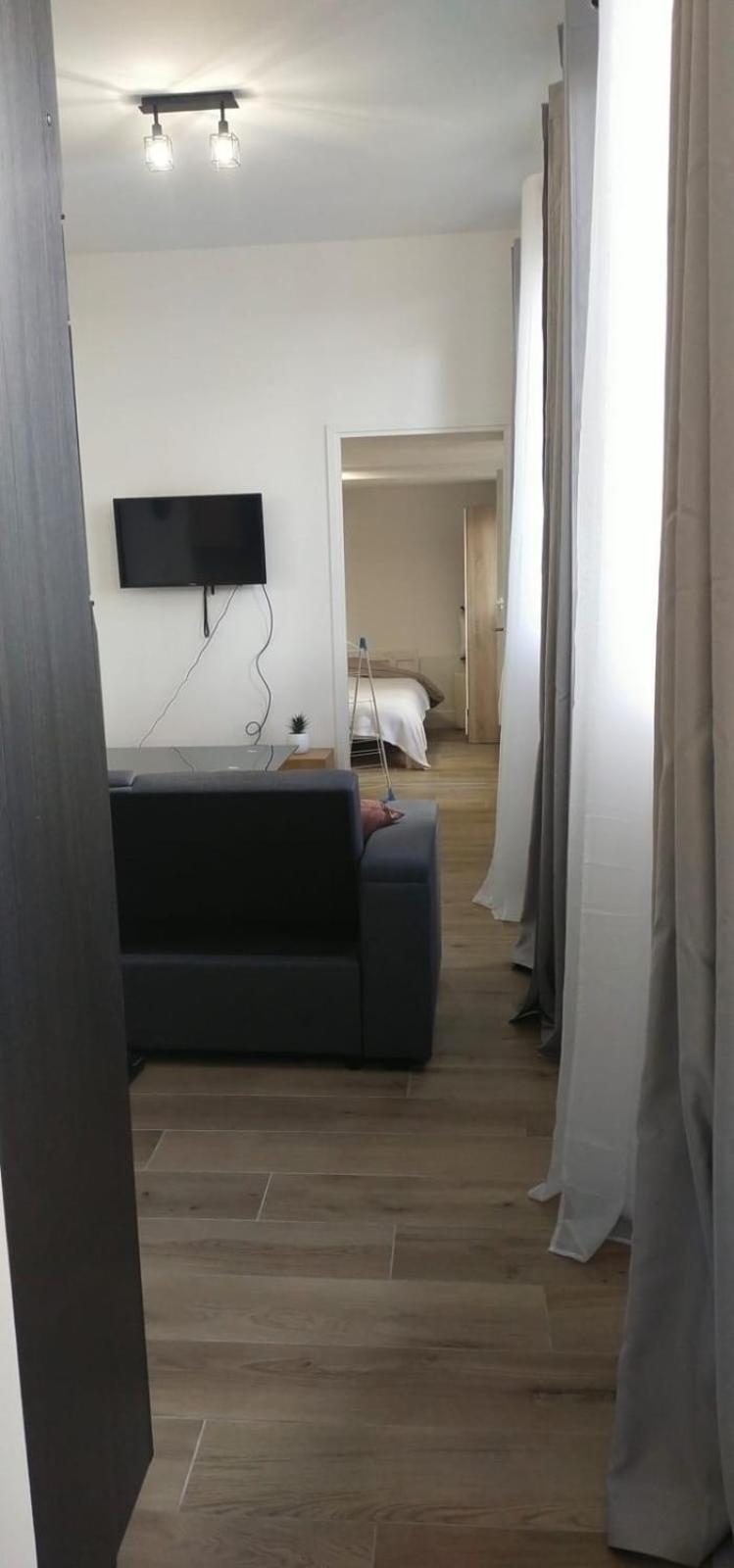 Ferienwohnung 2 Piece Avec Terrasse Ensoleille Suresnes Exterior foto